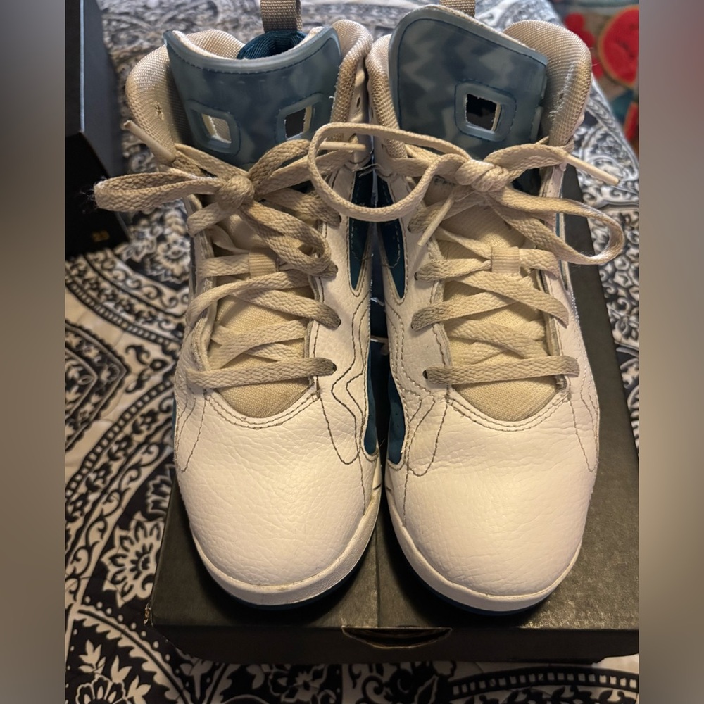 Gently Used Jordan MVP White and Industrial Blue Sneakers size 3Y - Picture 3 of 6